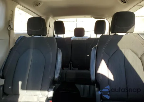 2017 Chrysler Pacifica Touring z USA, uszkodzony, nr VIN 2C4RC1DG3HR722429